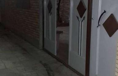 خانه دو طبقه باز سازی شده وکاملا مرتب هر دو طبقه با یک اساسی