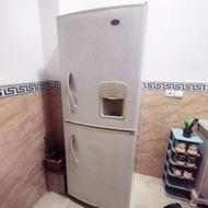 یخچال فریزر بسیار سالم