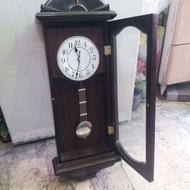 2 عدد ساعت تمام چوبی عتیقه آنتیک و زنگ دار