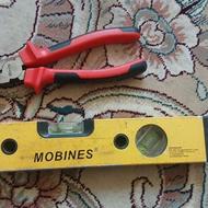 یک عدد عنبر سیم چین رونیکس با یک عدد تراز 30 سانتی موبینس