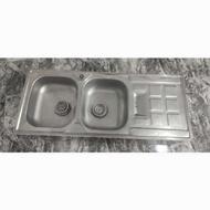 فروش یک عدد سینک سالم و درحد نو