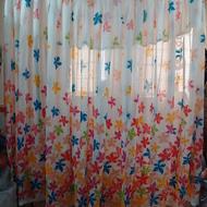 پرده طرح دار درحد نو سالم درعرض 220وطول 240 میباشد