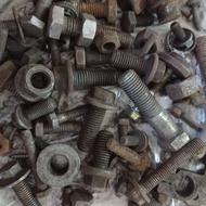 تعدادی پیچ و مهره