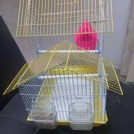 قفس پرنده با تمام لوازم جانبی