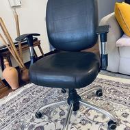 صندلی چرخ دار اداری