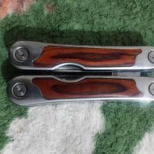 تعدادی انبردست همه کاره _تعدادی چاقوی همه کاره