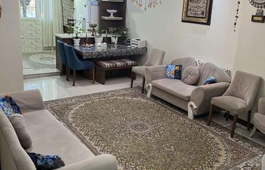 65 متری واقع در شهرک ابریشم