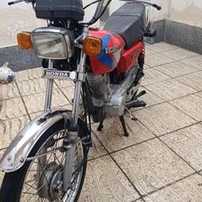 125ثامن سیکلت باختر مدل 94