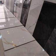 فروشنده خانم