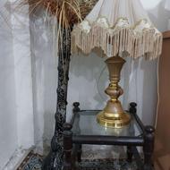 آباژور و گلدان