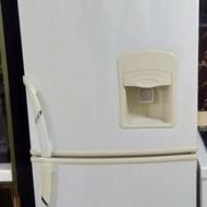 یخچال نیمه فریزر نرسی کاملا سالم بدون هیچ خط خش وزنگ زدگی