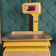 ترازوی بسیارعالی وتمیزمحک 35 کیلویی