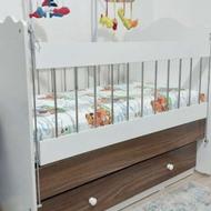 تخت گهواره ای کودک