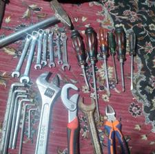 تعدادی ابزار یکجا.