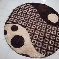 قالیچه گرد.