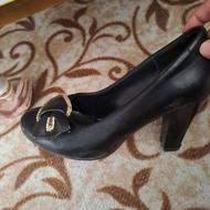 تعدادی لباس برای فروش و معاوضه