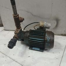 پمپ اب نیم اسب