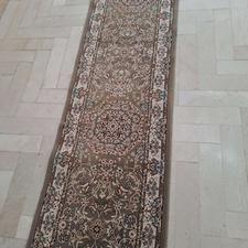 فرش کناره فیلی و قرمز