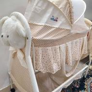 گهواره کودک با تشک وپتوی خودش