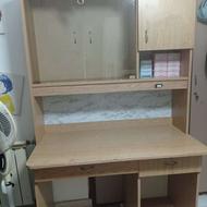 میز تحریر کتابخانه