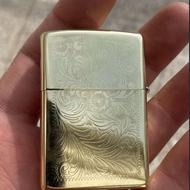 فندک زیپو طلایی طرحدار