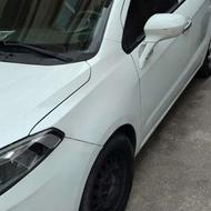 برلیانس ‌220 سفید مدل 96 یه لکه رنگ