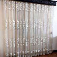 1عدد پرده پذیرایی سالم با آستر و کتیبه چوبی و میله پرده