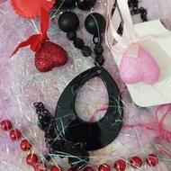 فروش یک عدد رو مانتویی زنجیر بلند زنانه مشکی