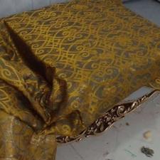 پارچه مبلی 8 متر طلایی رنگ