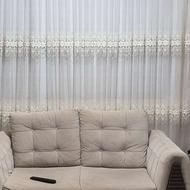 پرده توری چهار خط گل داره همراه با کتیبه اندازه 2.5 در 2.5