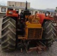 به یک کار گر جهت کار با چکش و کمپرسور و آشنایی با تراکتور