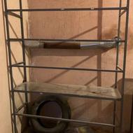 ویترین آهنی و میز پیشخوان