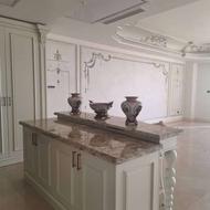 کارگر ماهر مسلط به تولید روشویی سرامیکی