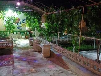 باغچه بسیار دنج و زیبا