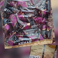 شکلات مغزدار با روکش کاکائویی