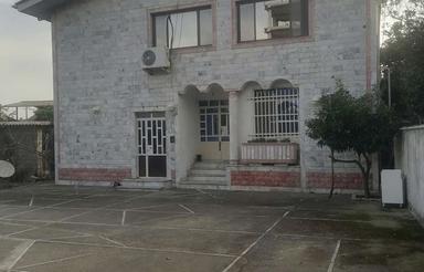 100متری /نورگیر /بر خیابان