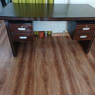 میز اداری چهار کشو