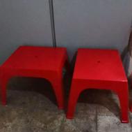 میز پلاستیکی