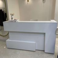 فروش یک عدد میز فروشگاهی و دو عدد مانکن