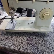 چرخ سینگر راسته وزیگزاگ وجادگمه انجام می‌دادم