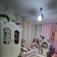 تخت و کمد بزرگ دو درب کمد کوچک و شلف شبیه خانه