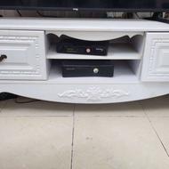 میزتلویزیون سفید