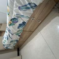 تخت دو نفره و کمد