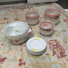 تعدادی ظروف اشپزخانه