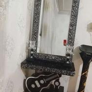 اینه و شمعدان و میز گیتار و تابلو فرش ماشینی کوچه باغ