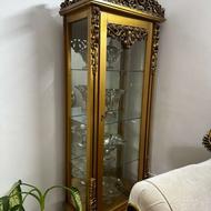 ویترین یا بوفه رنگ طلایی