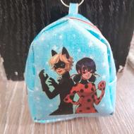 کیف کوچک طرح دخترکفشدوزکی و گربه ی سیاه