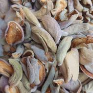 پوست سبز بادام خشک