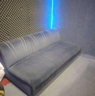 فرپش یک عدد میز و دو عدد مبل راحتی