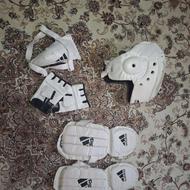 کلاه و دستکش و کاپ و محافظدست و پا کاراته